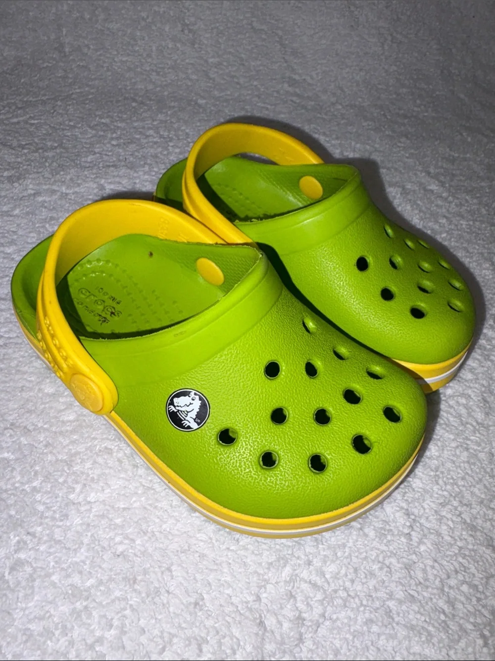 Crocs Kids Green and Yellow Garden Clog Vguc size 5 unisex